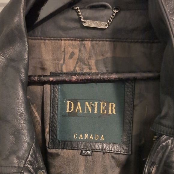 EUC Danier Black Genuine Leather Coat Size XL - Picture 2 of 9